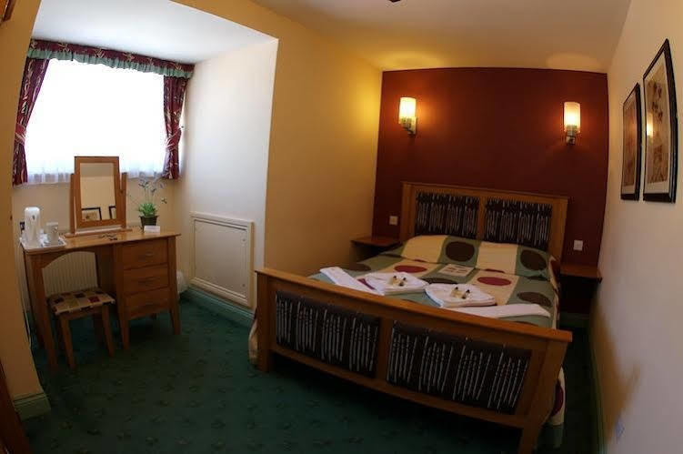 Newmarket Inn ルーズ エクステリア 写真
